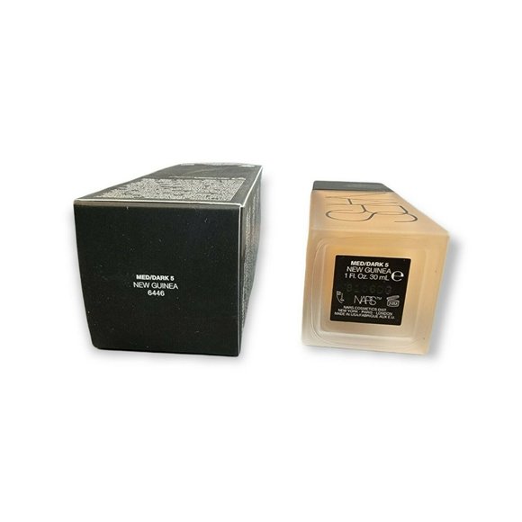 NARS All Day Luminous Weightless Foundation Med/Dark 5 New Guinea 1 oz 30mL - Picture 3 of 3
